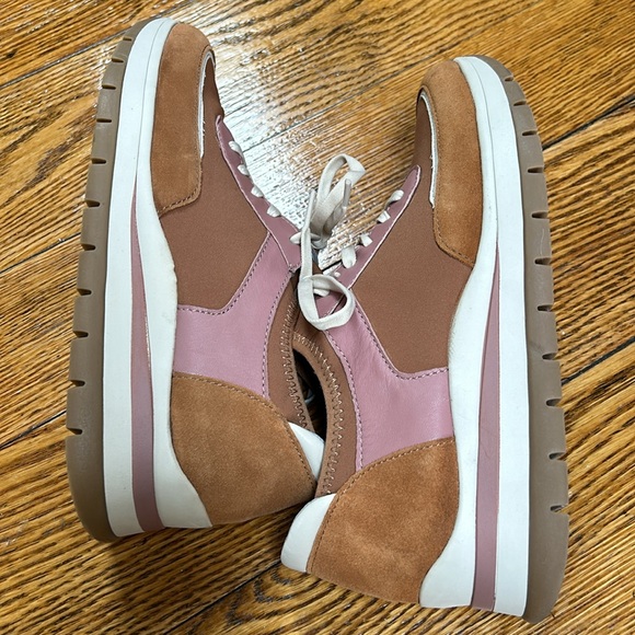 Naturalizer Remy Stretch style slip on sneaker. Suede and neoprene. Size 10. - Picture 7 of 13